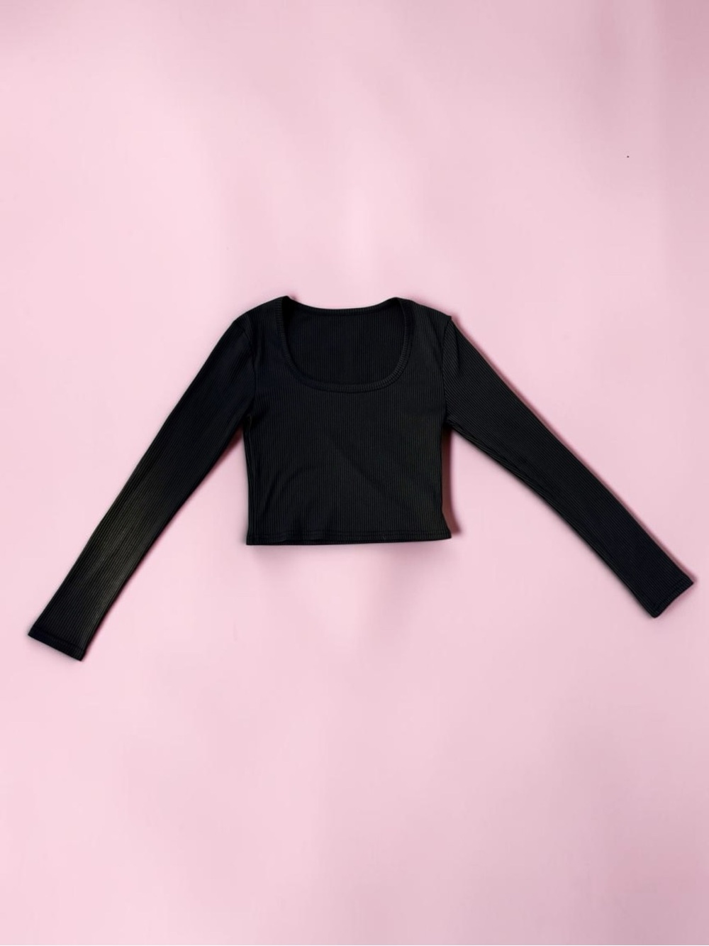 Black Ribbed Long-Sleeve Crop Top - Women